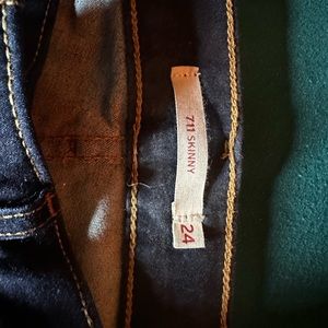 Like new premium Levi’s 711 Levi’s skinny jeans, size 24, 30 super stretch